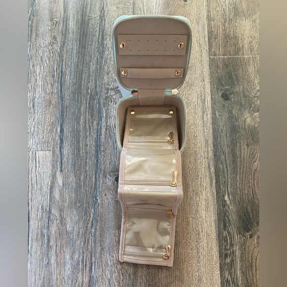 Brouk & Co Vera Travel Jewelry Case with Pouch - Sage Green - Picture 1 of 9